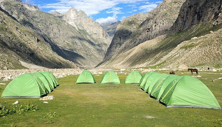 कैम्पिंग के लिए कर रहे है किसी खास जगह की तलाश, ये 8 लोकेशन देगी आपको आनंद camping sites in india,best camping destinations,outdoor camping experiences,camping in nature,top camping spots,camping adventures,camping in india,camping enthusiasts,camping sites for nature lovers,camping vacations in india