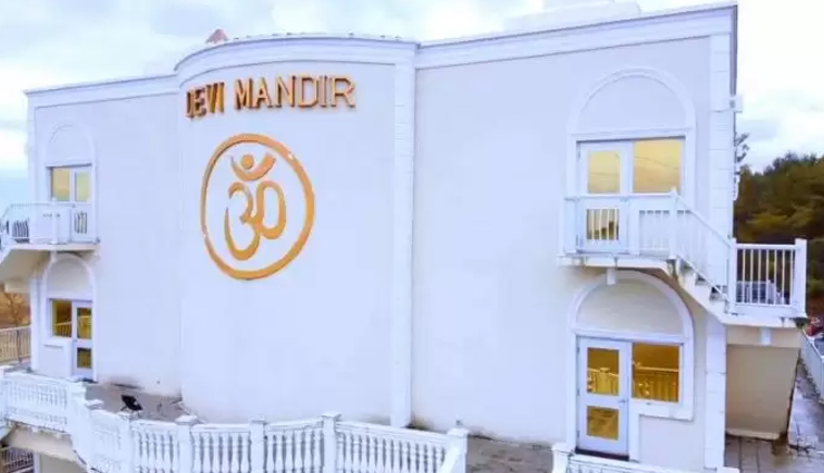 canada,temples in canada,baps shri swami narayan mandir,buddhist temple,international buddhist society,shri vitthal mandir,devi mandir,sharon temple,hare krishna temple,fo guang shan temple