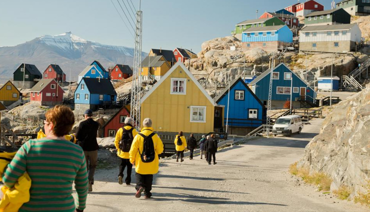 places with 24-hour sunlight,locations with midnight sun,sun never sets destinations,countries with polar day,24-hour daylight locations,midnight sun phenomenon,sun never sets places