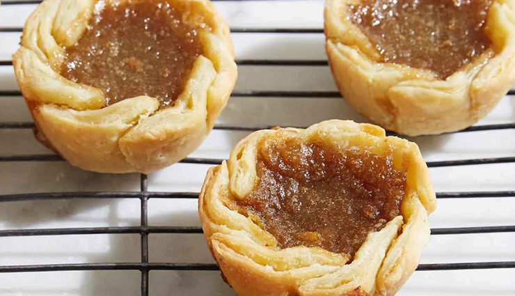 dessert poutine,beaver tails,butter tarts,sugar pie,sweet bannock,canadian desserts,desserts,canada