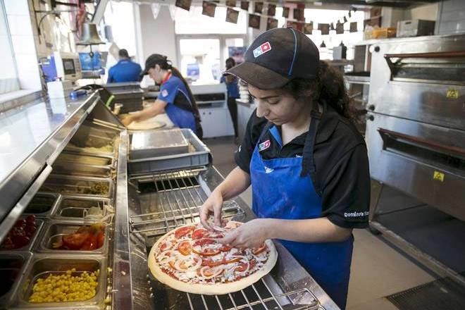 कैसे बन रहा है रेलवे की कैंटीन में आपके लिए खाना, देखे घर बैठे इस तरह live streaming of food preparation,irctc kitchen,irctc,indian railway,railway