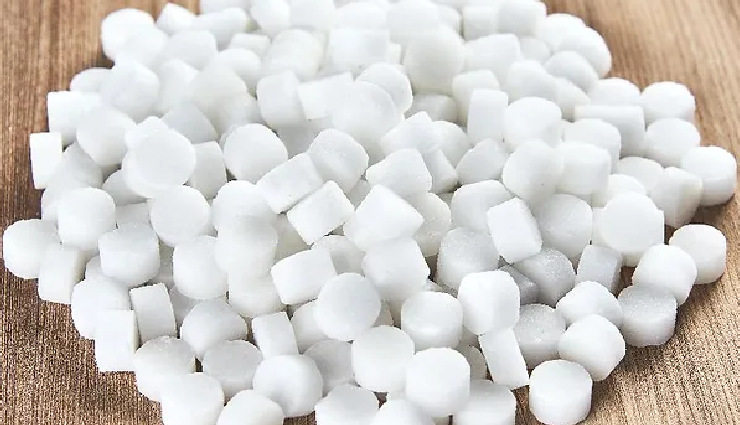 indian fragrances for stress relief,essential oils for relaxation,lemon fragrance benefits,sandalwood for de-stressing,jasmine aroma for sleep,rose scent for anxiety,camphor essential oil uses,vetiver for calmness,natural aromatherapy,indian stress-relief scents