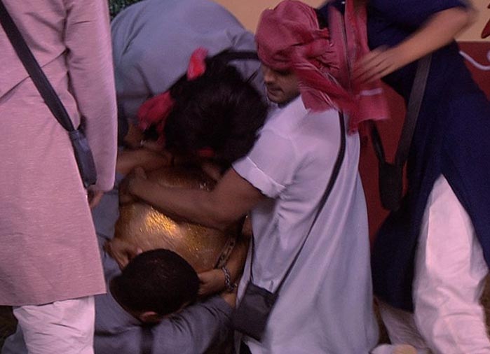 bigg boss 11,Salman Khan,luxury budget task,bb poultry,arshi khan,priyank,bigg boss,tv show,reality tv show