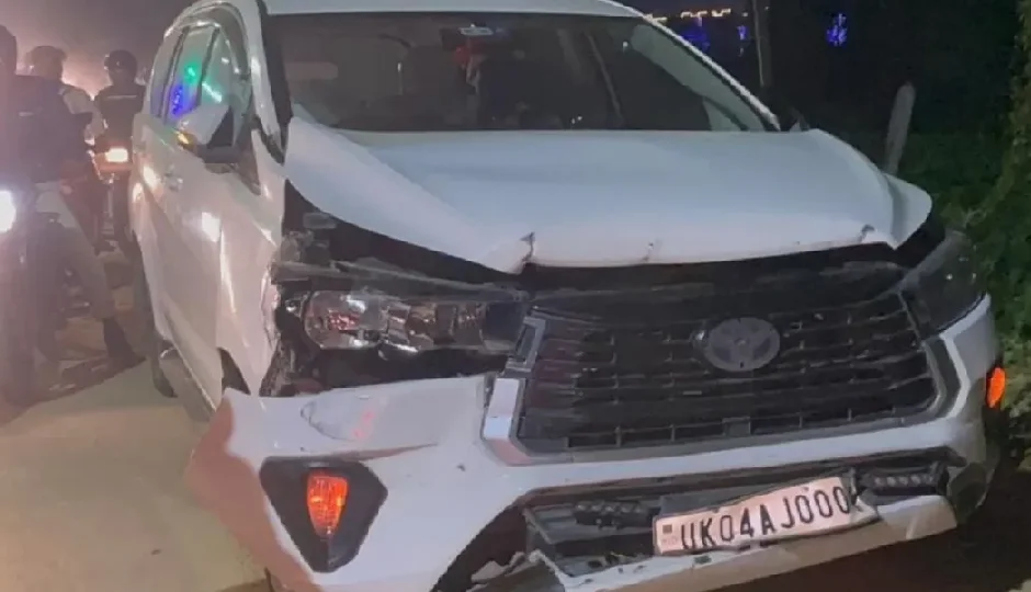 बाल-बाल बचे उत्तराखंड के पूर्व मुख्यमंत्री हरीश रावत, दिल्ली-दून हाईवे पर एस्कॉर्ट वाहन से टकराई गाड़ी