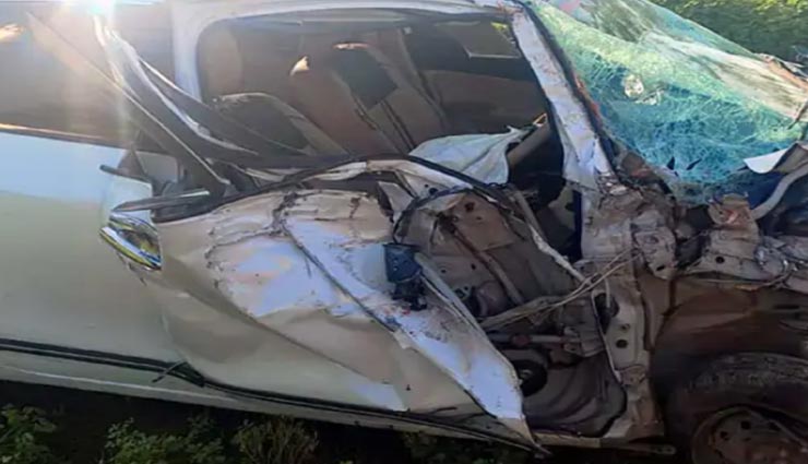 झारखंड : दोस्त को रेलवे स्टेशन लेने जा रहे युवक की कार का हुआ हादसा, हुई मौत 