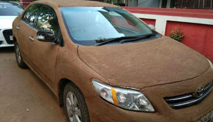 गुजरात : अहमदाबाद में महिला ने गर्मी से बचने के लिए लाखों की कार पर कर दी गोबर की कोटिंग, तस्वीरें देख हो जायेंगे हैरान