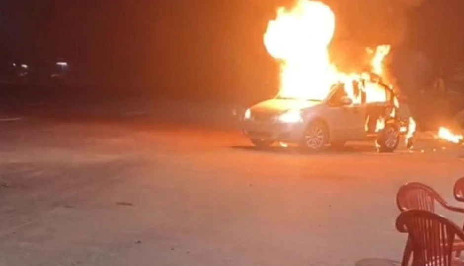 दिल्ली-जयपुर हाईवे पर बदमाशों का उत्पात, दुकान में तोड़फोड़ कर कार में लगाई आग