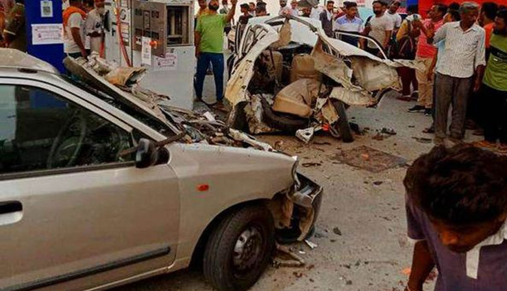 मानसा : पेट्रोल पंप पर सीएनजी गैस भरवाते फटा सिलेंडर, दो कारों के उड़े परखच्चे; एक की मौत दो घायल 