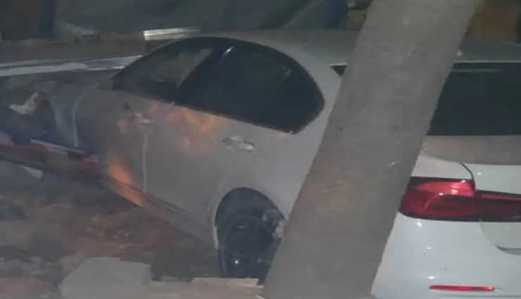 delhi police,constable,bmw car,accident news,delhi news