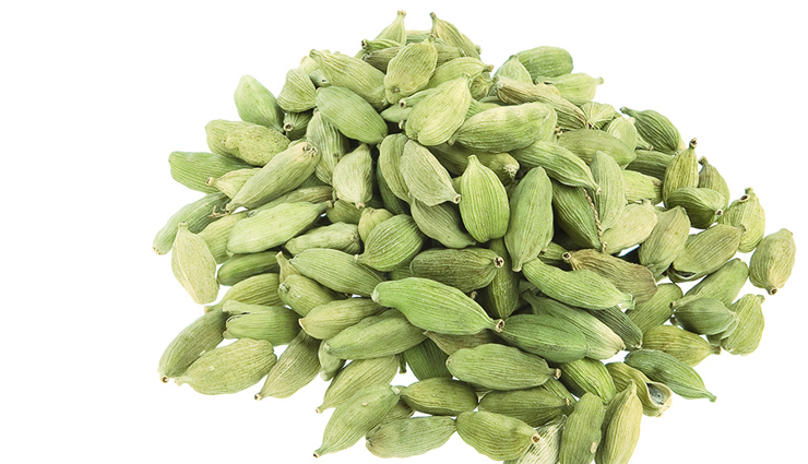 ginger,5 ways to treat burping at home,burps,burping,gas problems,poor digestion,peppermint,chamomile,cardamon,fennel