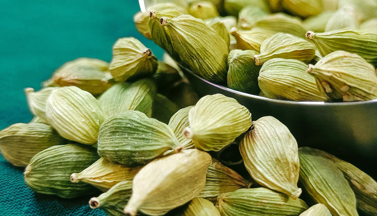 morning sickness remedies,home remedies for morning sickness,pregnancy nausea relief,natural remedies for morning sickness,treating morning sickness,ginger for morning sickness,lemon for nausea,peppermint for nausea relief,vitamin b6 and morning sickness,small frequent meals for nausea,hydration tips for morning sickness,chamomile tea for morning sickness,acupressure for nausea,avoid strong smells during pregnancy,mint or cardamom for nausea