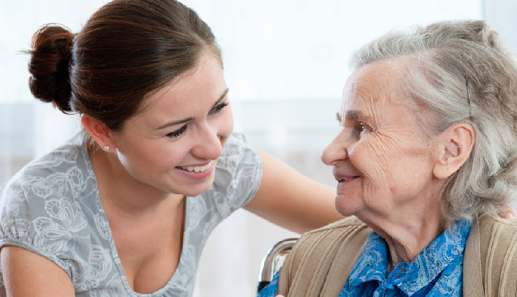 in-home caregiver issues,caregiver challenges,elderly care problems,managing caregivers,caregiver communication,caregiver punctuality,phone usage caregivers,dementia care frustrations,senior engagement,caregiver care plans