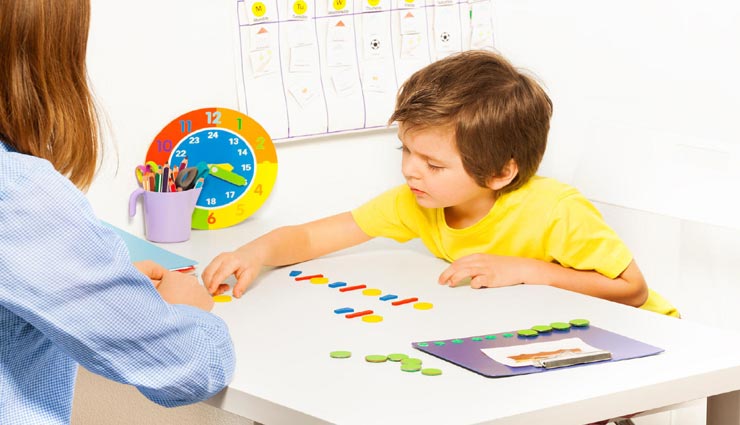 इस तरह करें ऑटिज्म ग्रसित बच्चों की देखभाल, मिलेगा उन्हें कॉन्फिडेंस autistic child,care of autistic child,child care tips