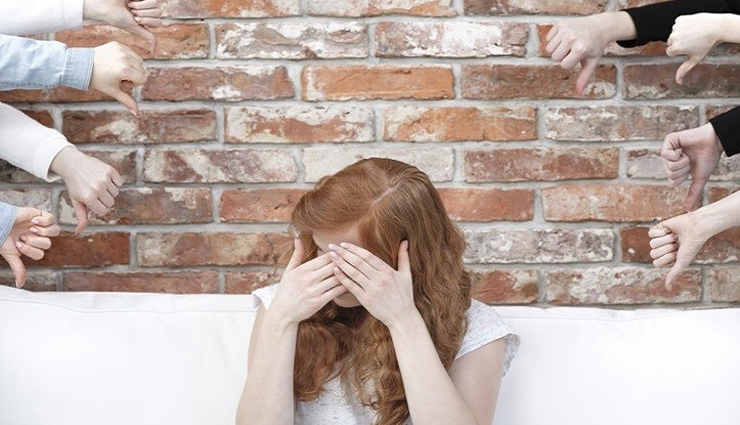 6 Signs That You Care What People Think Too Much