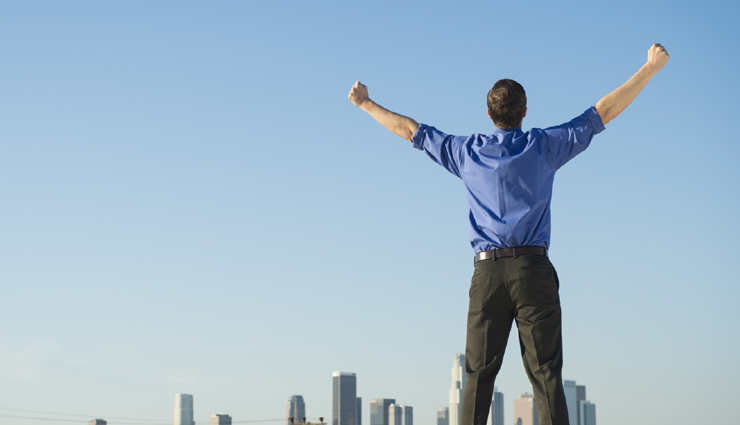 Holi 2022 : आज है होली का पावन त्यौहार, इन उपायों से दूर करें अपने जीवन की समस्याएं astrology tips,astrology tips in hindi,holika dahan,holi 2022