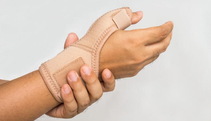 carpal tunnel,home remedies,home remedies for carpal tunnel,wrist pain remedies,summer tips,Health tips,fitness tips
