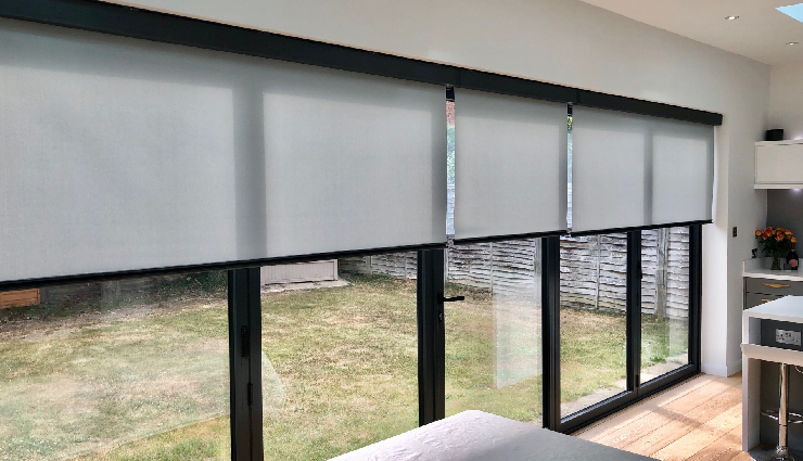 cassette roller blinds,roller blinds advantages,window dressings benefits,interior design solutions,light control blinds,privacy window shades,energy-efficient window coverings,insulating roller blinds,easy maintenance blinds,durable window treatments,noise reduction shades,safety features blinds,child and pet-friendly blinds,versatile window shades,custom window coverings,skylight blinds,streamlined installation blinds,hassle-free setup shades,functional window treatments,aesthetic window solutions