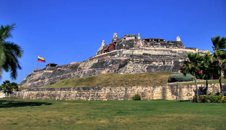 cartagena,cartagena travel,cartagena tour,cartagena tour and travel,colombia,ciudad amurallada,castillo de san felipe de barajas,playa blanca,museo de oro,mercado de bazurto,party on a chiva,dance salsa at one of the city best bars,travel,travel guide