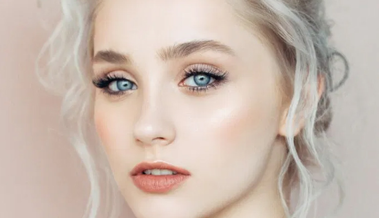 5 Benefits of Using Castor Oil To Get Beautiful Eyes