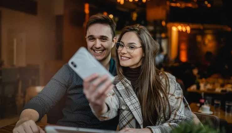 are we a couple,dating vs relationship,relationship clarity,signs of a relationship,relationship talk,define the relationship,casual dating,relationship advice,emotional honesty,fear of rejection,modern dating tips,dating confusion,talking about feelings,relationship labels,when to dtr (define the relationship)