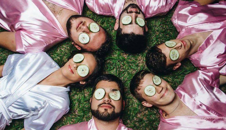 bride who did wedding shoot with her brothers,concept of wedding photoshoot,amazing wedding shoot,bridal photoshoot,bride with her bridesmaid