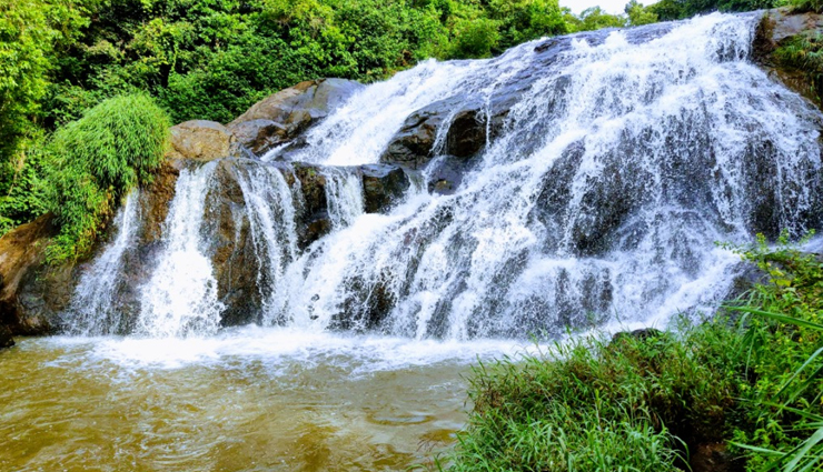 things to do in coonoor,coonoor attractions,must-see places in coonoor,coonoor travel guide,coonoor sightseeing,best activities in coonoor,coonoor tea estates,coonoor waterfalls