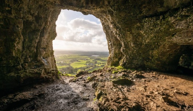 hidden gems ireland,offbeat ireland travel,lesser-known places ireland,ireland travel guide,secret spots ireland,ireland travel tips,unique ireland destinations,ireland unexplored locations,ireland travel experiences