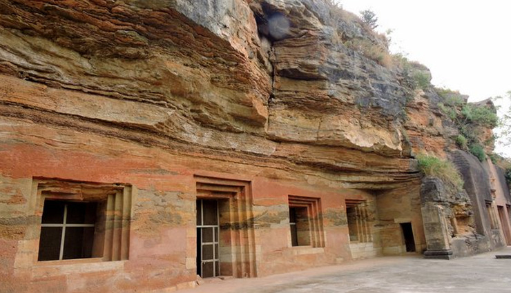 ajanta ellora caves,bagh caves,bhimbetka caves,udayagiri caves,elephanta caves,caves in india,places in india