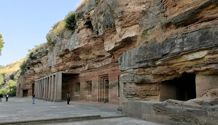 famous caves to visit in india,oldest caves,caves in india,badami caves,karnataka,ajanta and ellora,maharashtra,amarnath cave,jammu,and kashmir,bagh caves,madhya pradesh,belum caves,andhra pradesh,krem liat prah,meghalaya,jogimara caves,chhattisgarh,elephanta caves,maharashtra