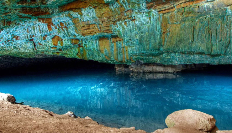 famous caves to visit in india,oldest caves,caves in india,badami caves,karnataka,ajanta and ellora,maharashtra,amarnath cave,jammu,and kashmir,bagh caves,madhya pradesh,belum caves,andhra pradesh,krem liat prah,meghalaya,jogimara caves,chhattisgarh,elephanta caves,maharashtra