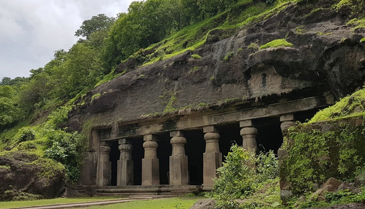 famous caves to visit in india,oldest caves,caves in india,badami caves,karnataka,ajanta and ellora,maharashtra,amarnath cave,jammu,and kashmir,bagh caves,madhya pradesh,belum caves,andhra pradesh,krem liat prah,meghalaya,jogimara caves,chhattisgarh,elephanta caves,maharashtra