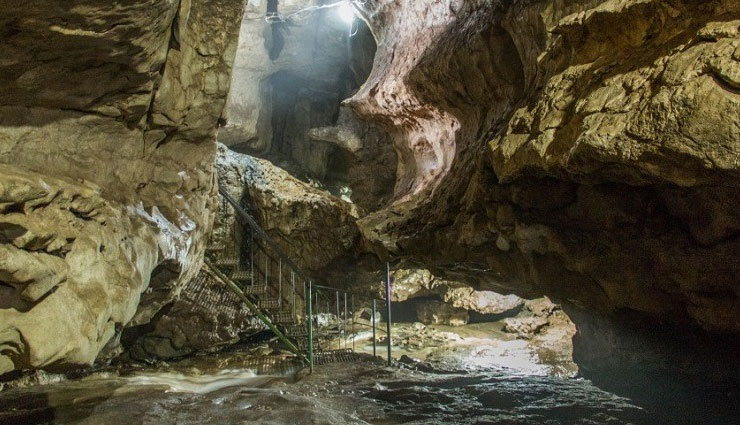 meghalaya,majestic caves,majestic caves in meghalaya,mawsmai caves,siju caves,marai caves,krem liat prah,mawsynram cave