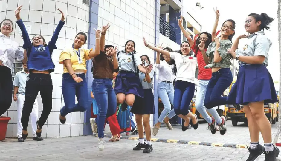 CBSE 10th Result 2026: नतीजों में लड़कियों का दबदबा, 94.99% पास; जानिए लड़कों का कैसा रहा प्रदर्शन