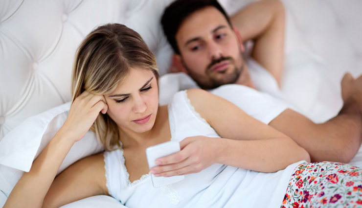 8 Cell Phone Rules Every Couple Should Follow