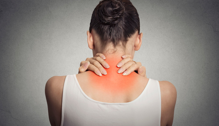 5 Foods You Should Have and Avoid in Cervical Pain