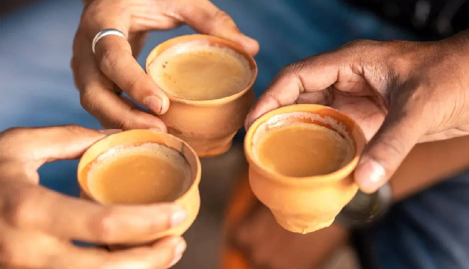 ज्यादा चाय पीने के शौकीन हो जाएं सावधान, हार्मोनल बैलेंस बिगाड़ सकती है ये आदत