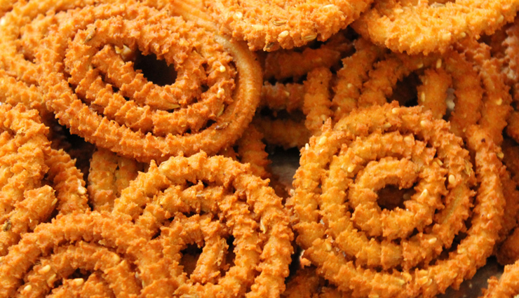 Recipe- Crispy and Delicious Moong Dal Chakli