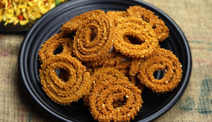 दिवाली के लिए बढ़िया रहेगी चकली, की जा सकती है स्टोर, मुश्किल नहीं बनाना #Recipe