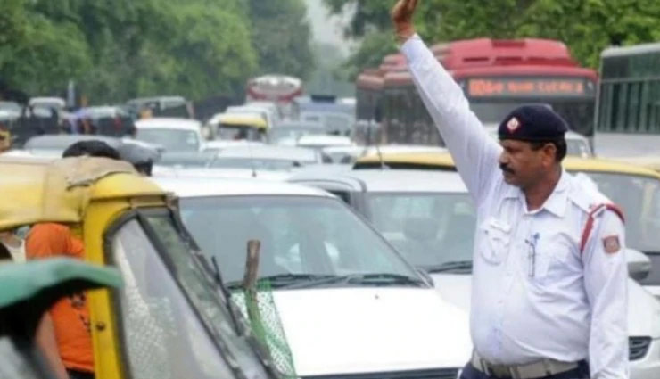 पजामा-कुर्ता और चप्पल बनी चालान की वजह, भरना पड़ा भारी जुर्माना 