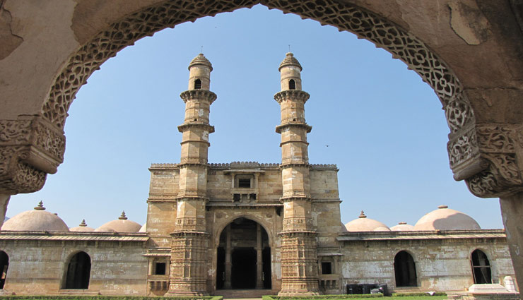 bauddh places,bauddh religious places,famous temple,lumbini,saarnath,kushinagar,sanchi ka stup,champaner