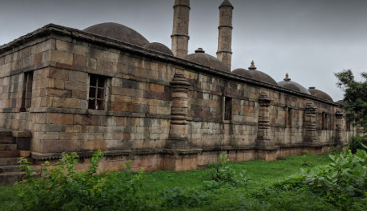 gujarat tourism,vadodara,vadodara tourism,places to visit in vadodara,baroda,travel,travel guide,tourism,holidays