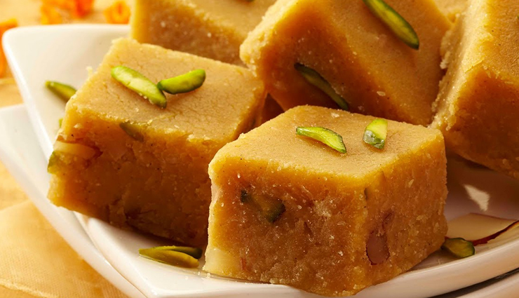 Diwali 2021 : त्यौहार पर करें चना दाल बर्फी से मुंह मीठा, कम मेहनत में होगी तैयार #Recipe chana dal barfi recipe,recipe,recipe in hindi,diwali special recipe