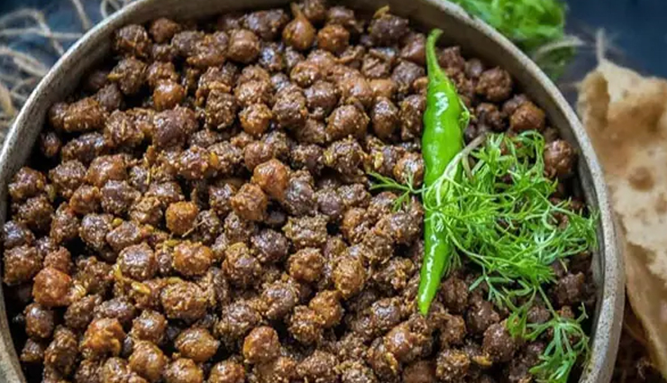 हर किसी के मुंह में घुल जाता हैं इन बिहारी व्यंजनों का स्वाद, आप भी जरूर चखें bihar cuisine,bihari food,famous dishes of bihar,traditional food of bihar,flavors of bihar,spices of bihar,regional cuisine of india,must-try dishes in bihar,bihari delicacies,authentic bihar cuisine