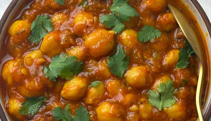 vegetarian indian dishes,flavorful indian recipes,friday night dinner party,vegetarian dinner ideas,indian spices and flavors,easy vegetarian recipes,indian cuisine,healthy indian cooking,one-pot meals,fragrant biryani