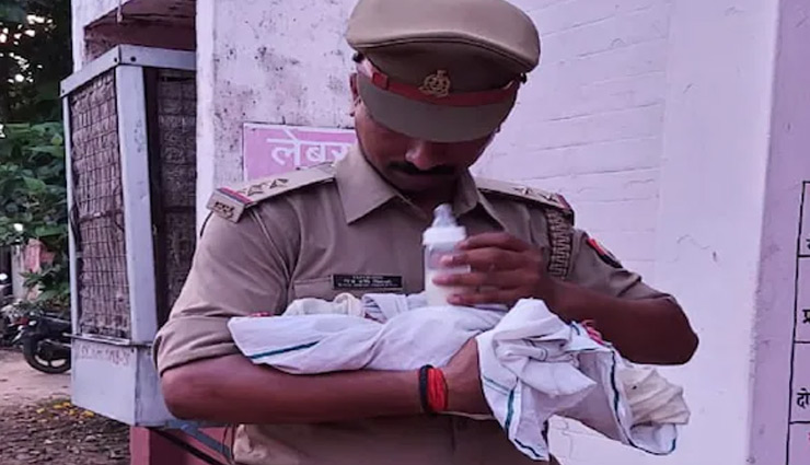 UP News: चंदौली में नवजात को गंगा किनारे झाड़ियों में फेंका, चीटियों से जूझ रही बच्ची को गांववालों ने बचाया