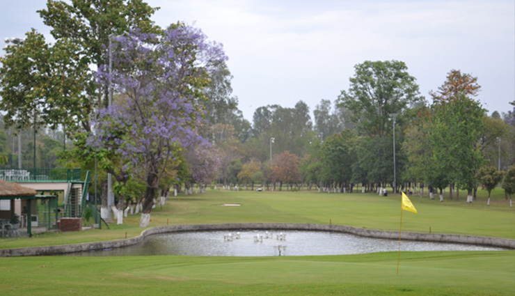 best golf courses in india,top golf courses india,prestige golfshire club bengaluru,royal springs golf course srinagar,gulmarg golf club kashmir,naldhera golf course shimla,royal calcutta golf club kolkata,kodaikanal golf club tamil nadu,dlf golf and country club gurgaon,chandigarh golf course,delhi golf club,oxford golf & country club pune,golfing in india,scenic golf courses india,historical golf courses india