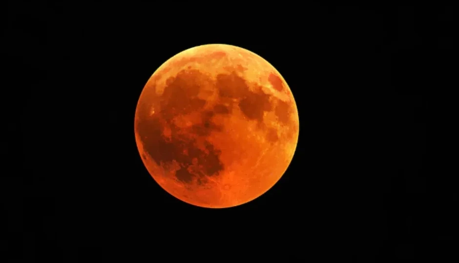 चंद्रग्रहण 2025 : आज दोपहर से रात तक रहेगा 9 घंटे का सूतक, जानें क्या करें और क्या ना करें