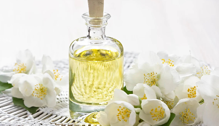 post workout hair care,sweaty hair tips,tea tree oil for scalp,dry shampoo benefits,workout hair routine,tea tree oil application,chang oil hair care,witch hazel for hair,blow dryer tips,post gym hair care,remove sweat from hair