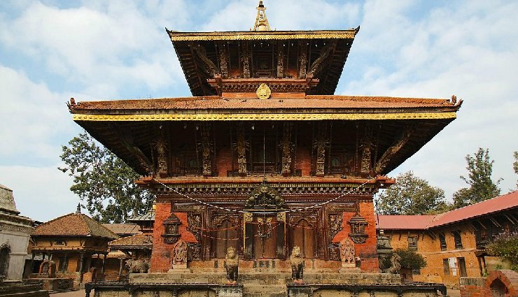 places to visit in bhaktapur,bhaktapur attractions,bhaktapur durbar square,55 windows palace,nyatapola temple,taumadhi square,thimi bhaktapur,siddha pokhari,changu narayan temple,bhairavnath temple,nagarkot views