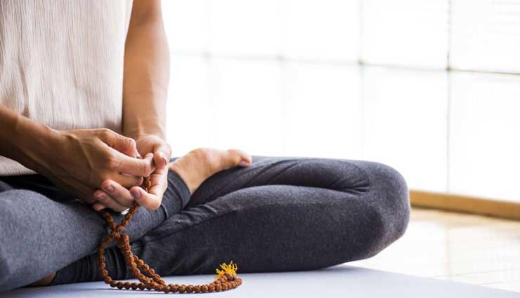 5 Reasons Why You Should Chant Mantra Daily